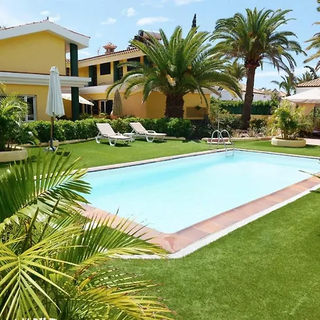 Villa Golf Court *