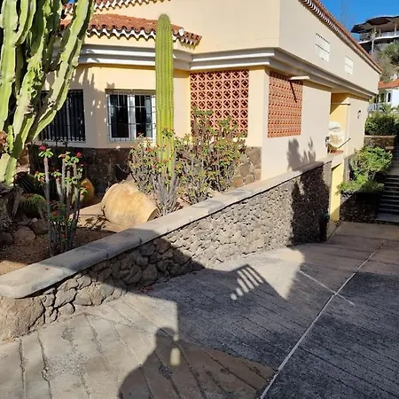 Villa Golf Court *