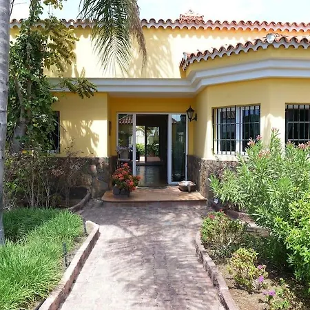Villa Golf Court *