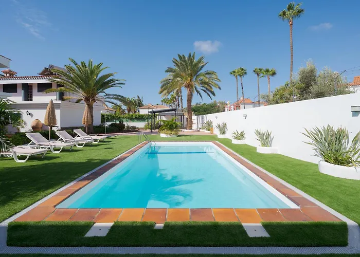 Villa Golf Court