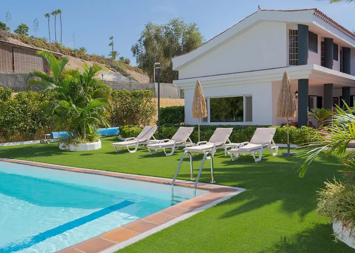 Golf Court Villa *