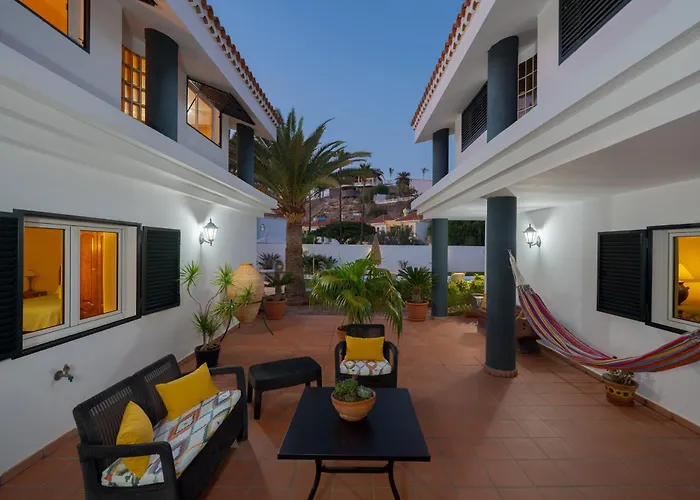 Villa Golf Court *