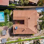 Villa Golf Court