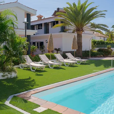 Villa Golf Court *