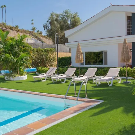 Golf Court Villa *